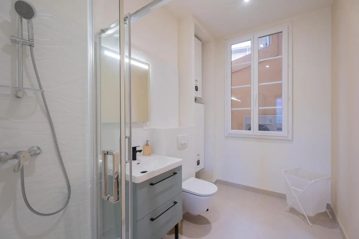 Nice - Beautiful Bright Apartment - 10 Min Beach