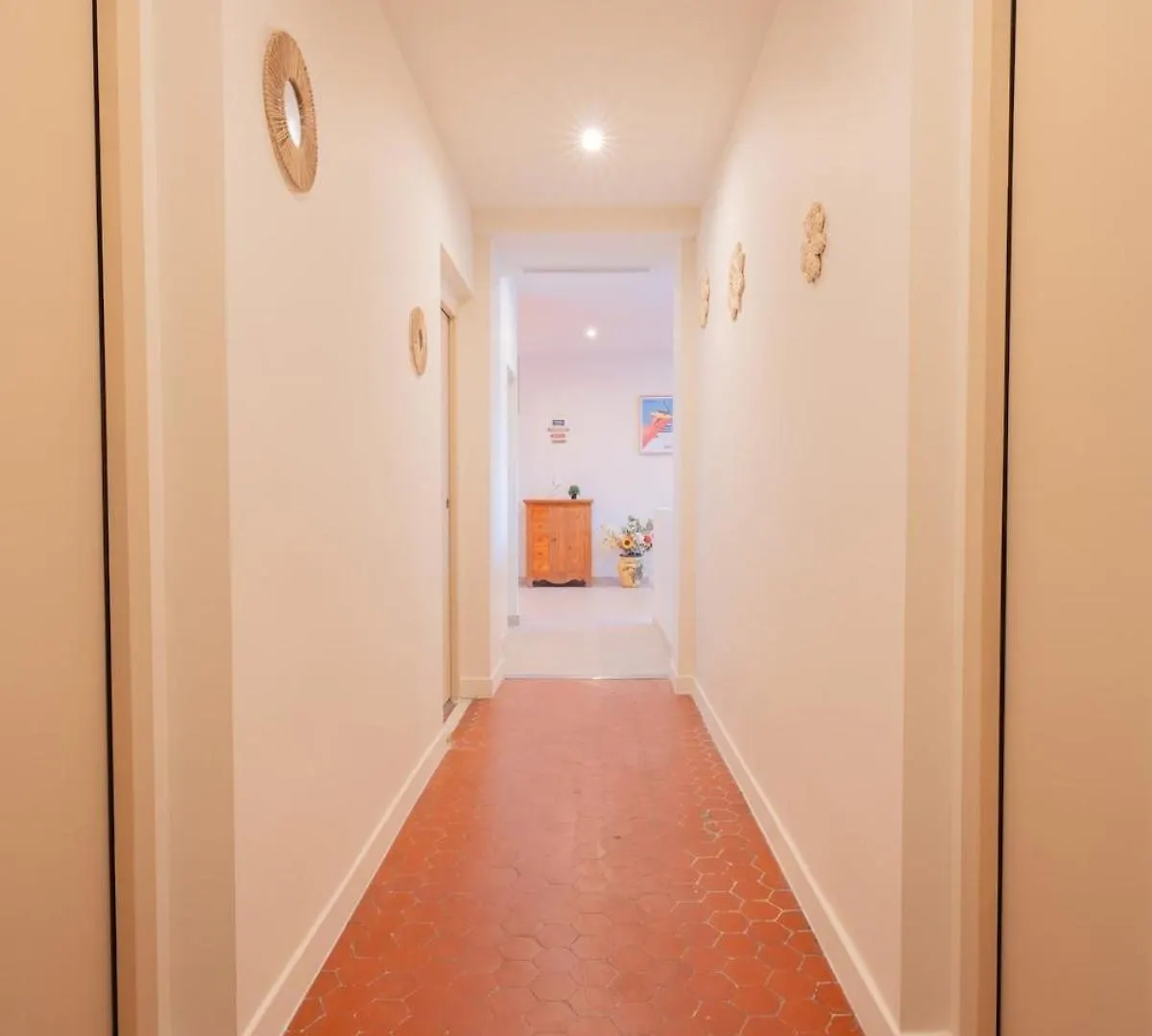 Nice - Beautiful Bright Apartment - 10 Min Beach